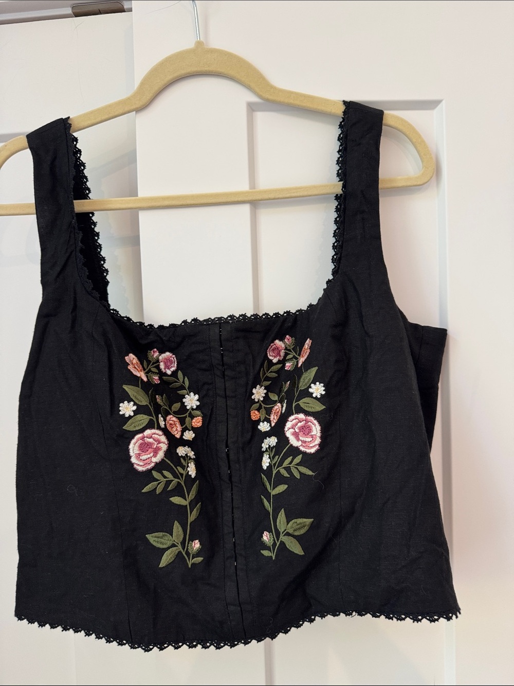Avec Les Filles Black Floral Embroidered Cropped Camisole Top